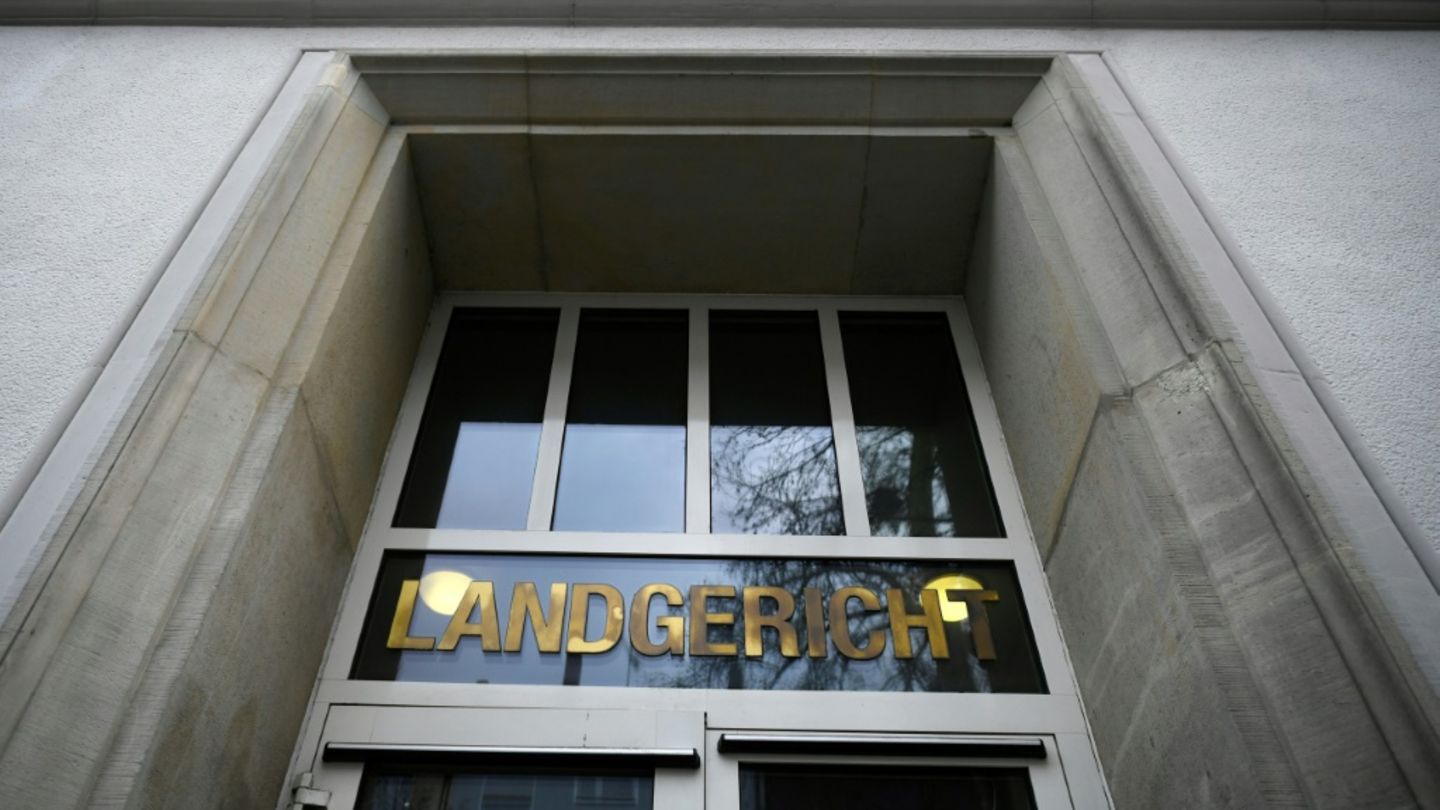 Prozess gegen rechtsextremistische Gruppe Combat 18 in Dortmund begonnen
