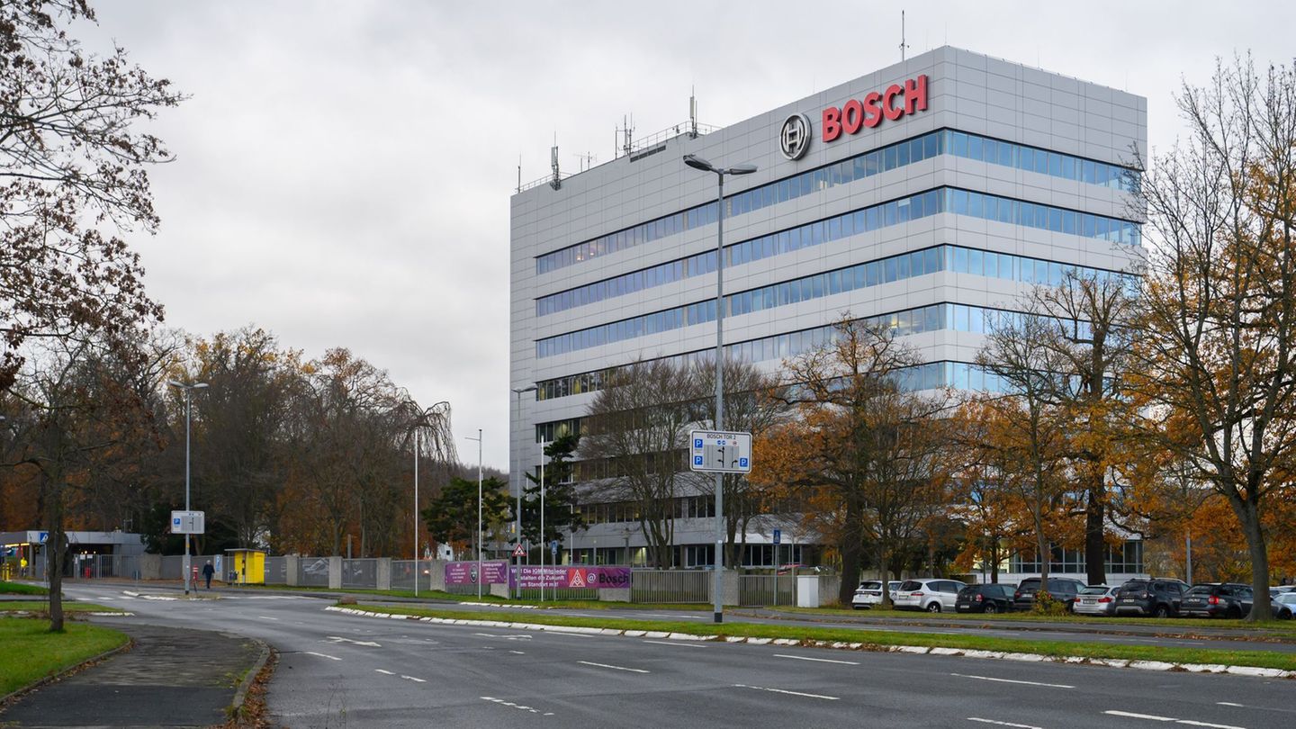 Krise in der Autoindustrie: Bosch will mit Betriebsrat über Zukunft in Hildesheim reden