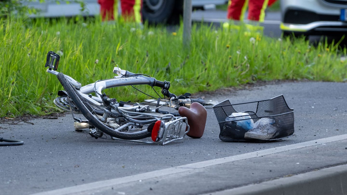 Rettungshubschrauber-Einsatz: 13-jähriger Radler nach Unfall in kritischem Zustand