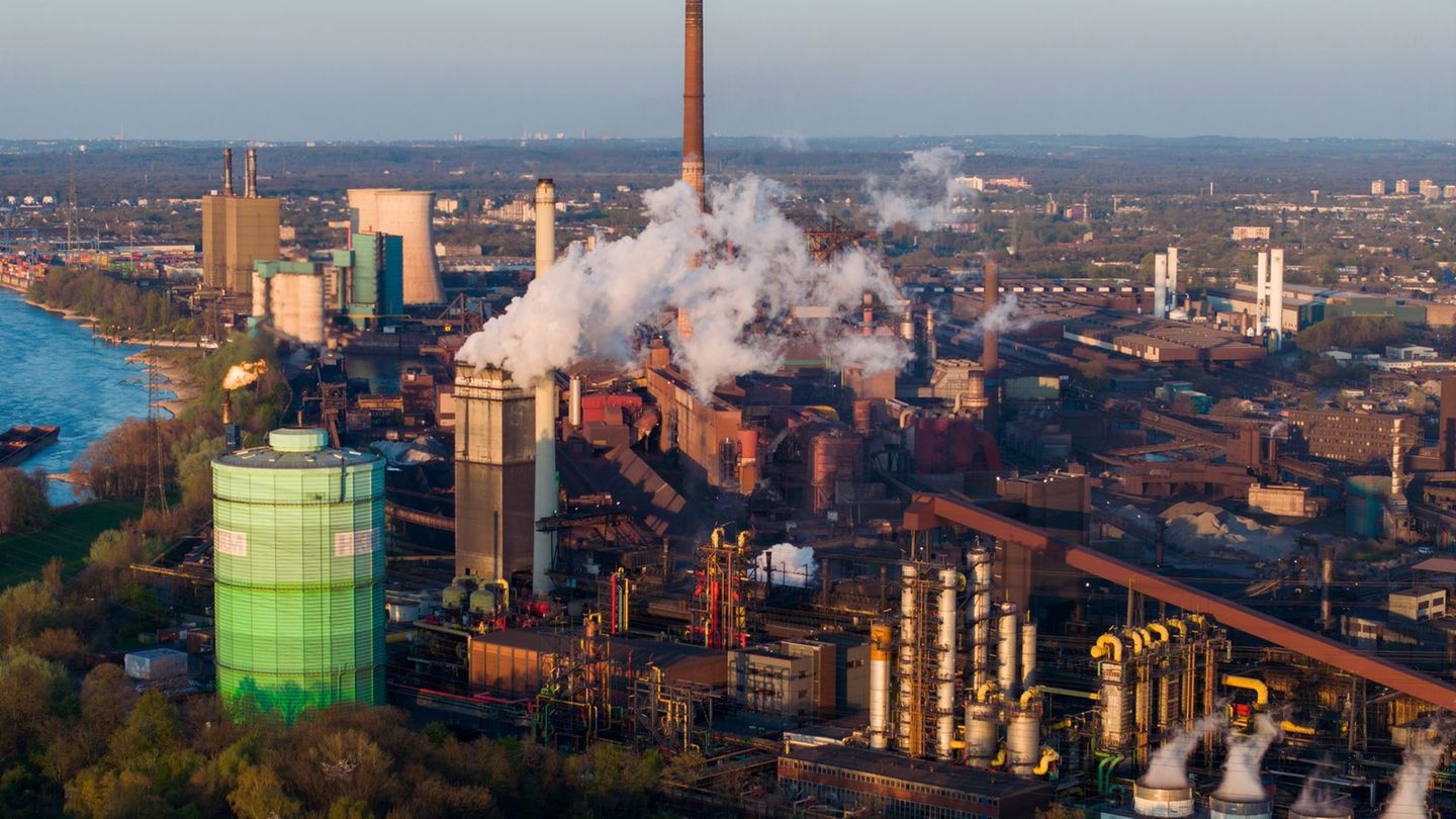 Stahlindustrie: Zukunft von HKM: Salzgitter will sich im Sommer entscheiden