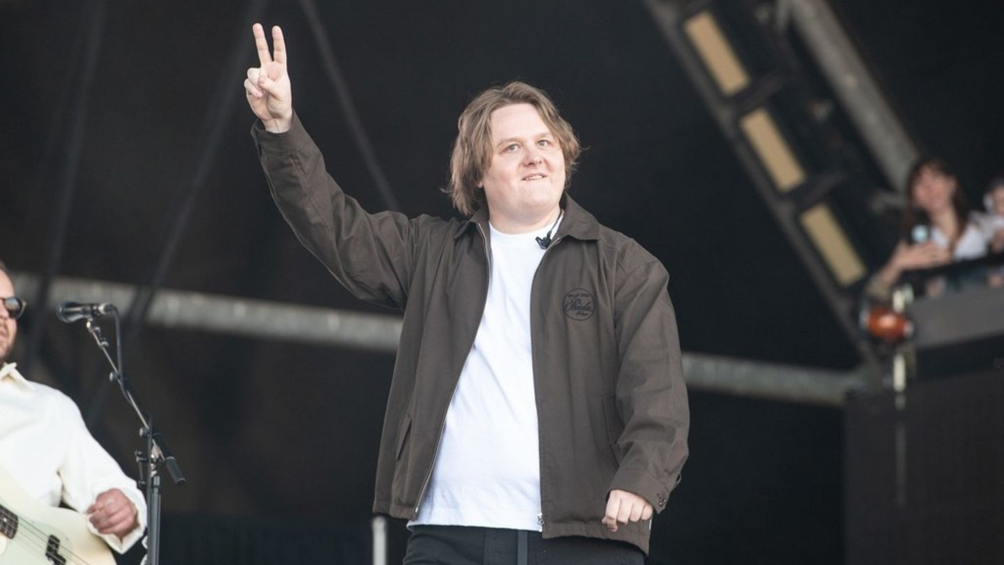 Lewis Capaldi mit neuer Single: Emotionales Comeback beim Glastonbury
