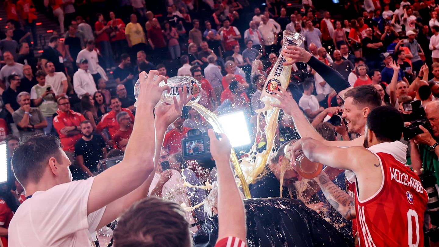 Meistertitel für München: Party-Befehl an Bayern-Basketballer: „Spinnt der, oder was?“