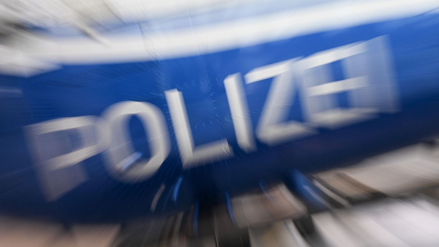 Kriminalität: Toter in Wohnung – Verdächtiger schweigt