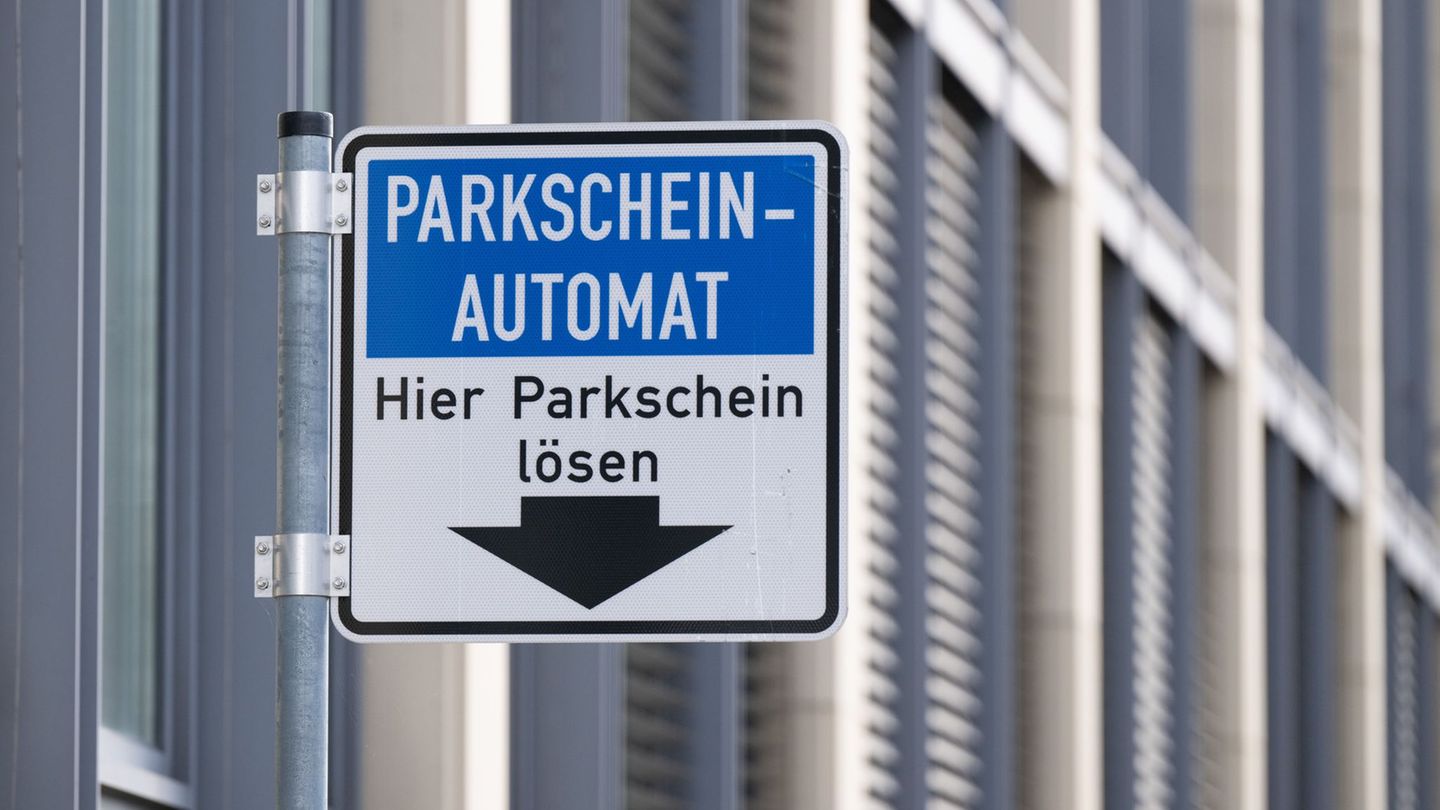 Betrugsmasche: Polizei warnt vor gefälschtem QR-Code an Parkscheinautomaten