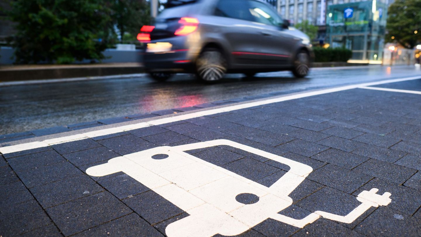 Mobilität: Fast 56 Millionen Autos mit Elektroantrieb weltweit