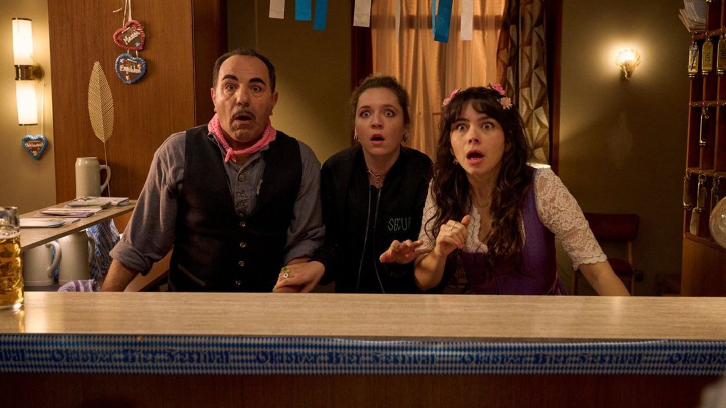„Nighties“ bei ZDFneo: Was kann die neue Comedy-Serie?