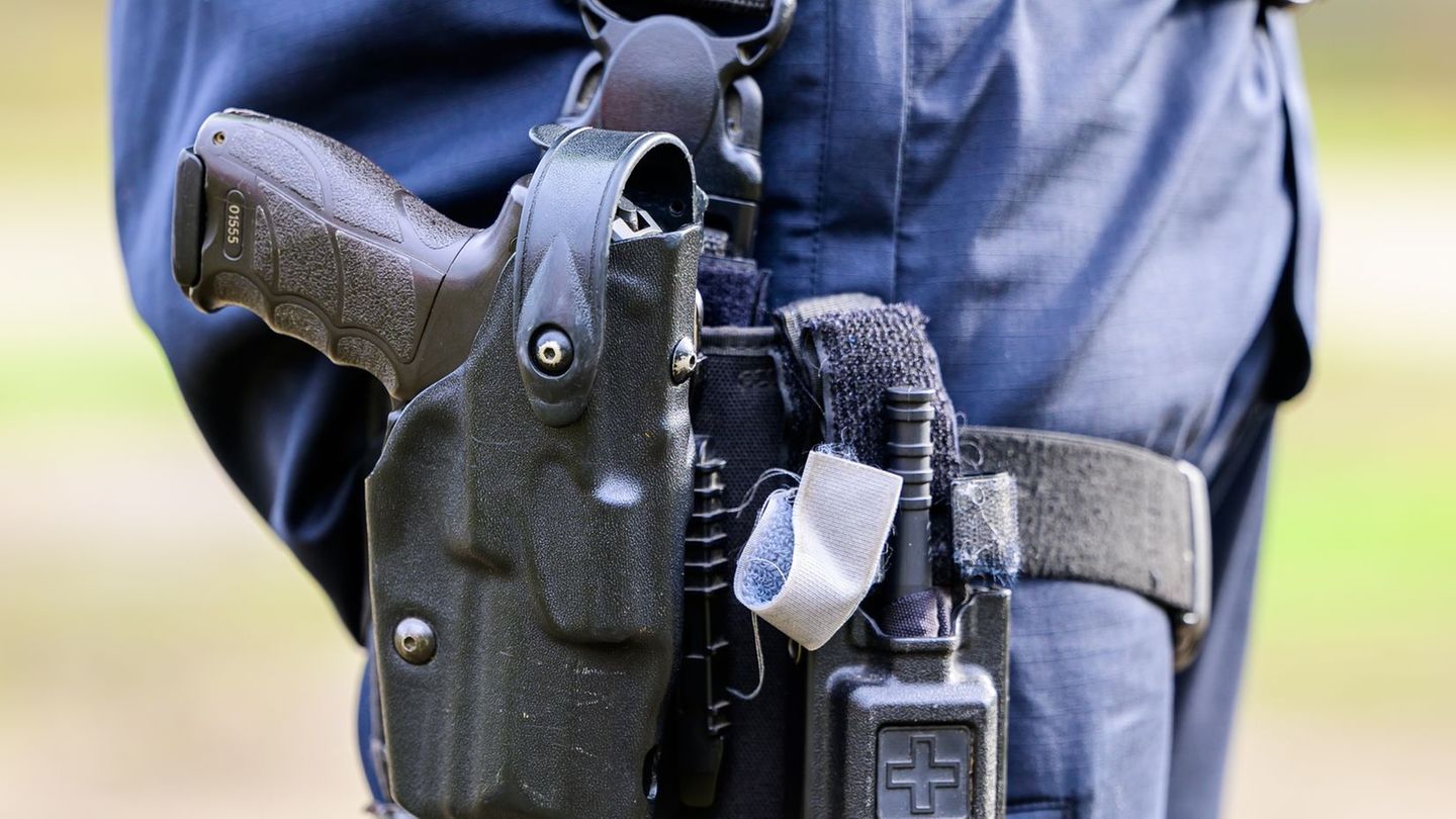 Schusswaffengebrauch: Polizeigewerkschaft setzt auf Erste-Hilfe-Kits für Beamte