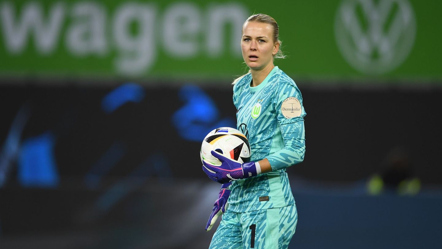 Abstieg der Nationalspielerin: Torhüterin Frohms in Wolfsburg „im Dunkeln gelassen“