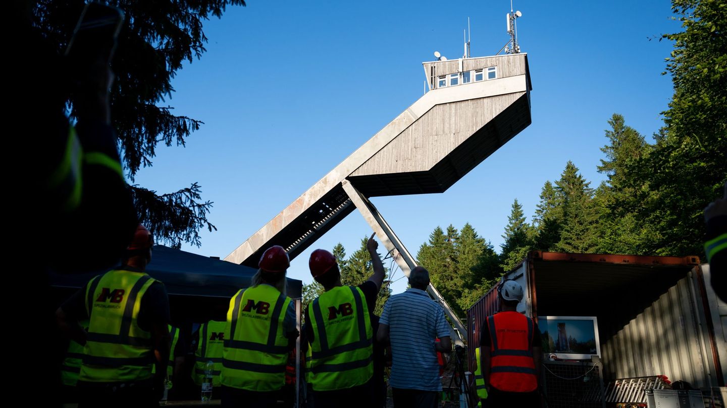 Technische Probleme: Abriss von Skischanzenturm in Brotterode gescheitert