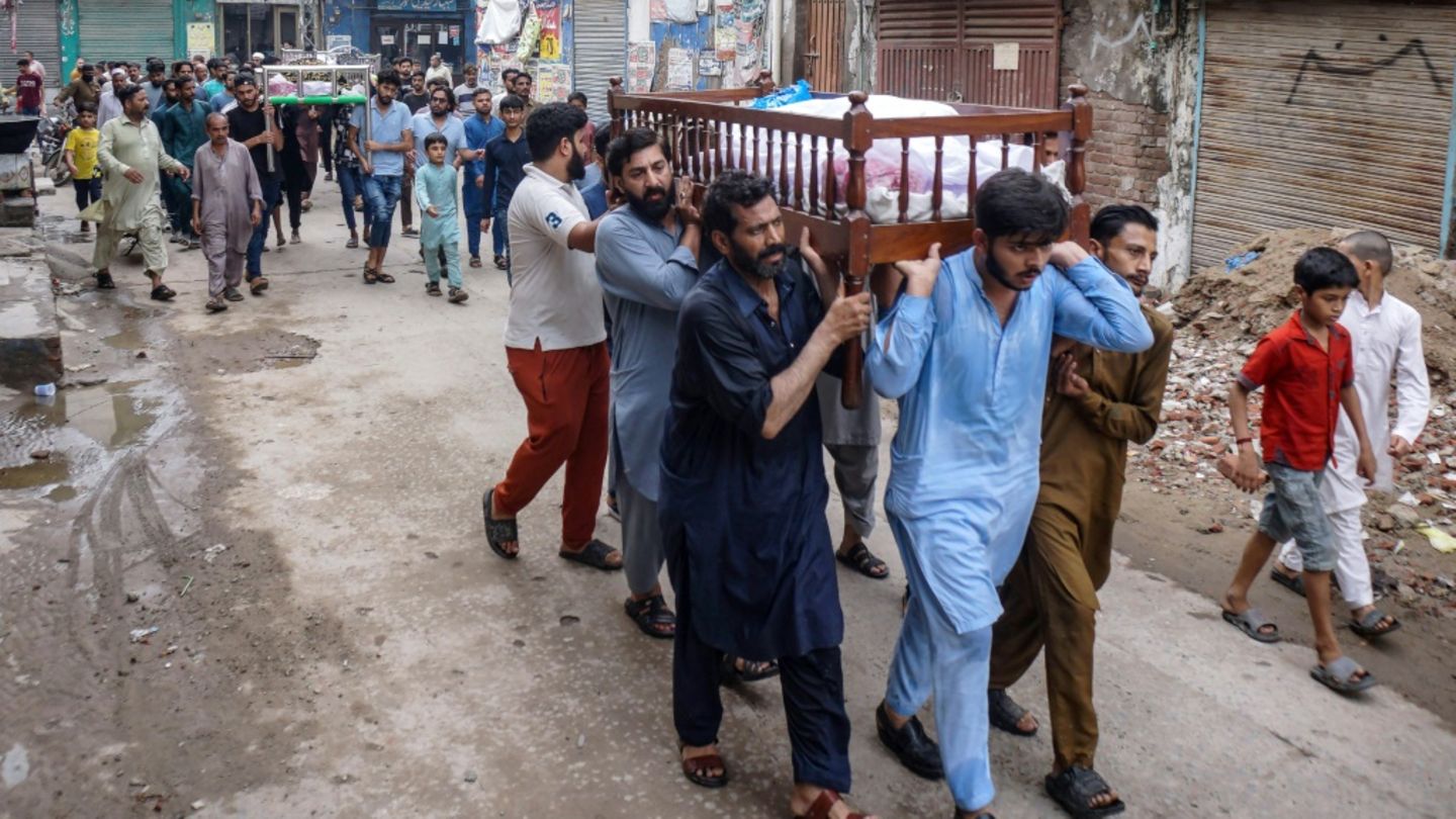 Mindestens 32 Tote bei Sturzfluten und Erdrutschen in Pakistan