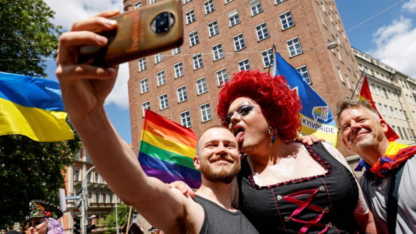 250.000 Menschen feiern CSD in München