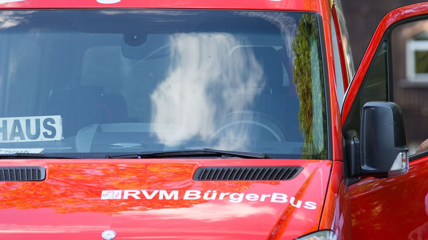 Zum Jubiläum: Mobil ohne Auto auf dem Land: NRW würdigt Bürgerbusse