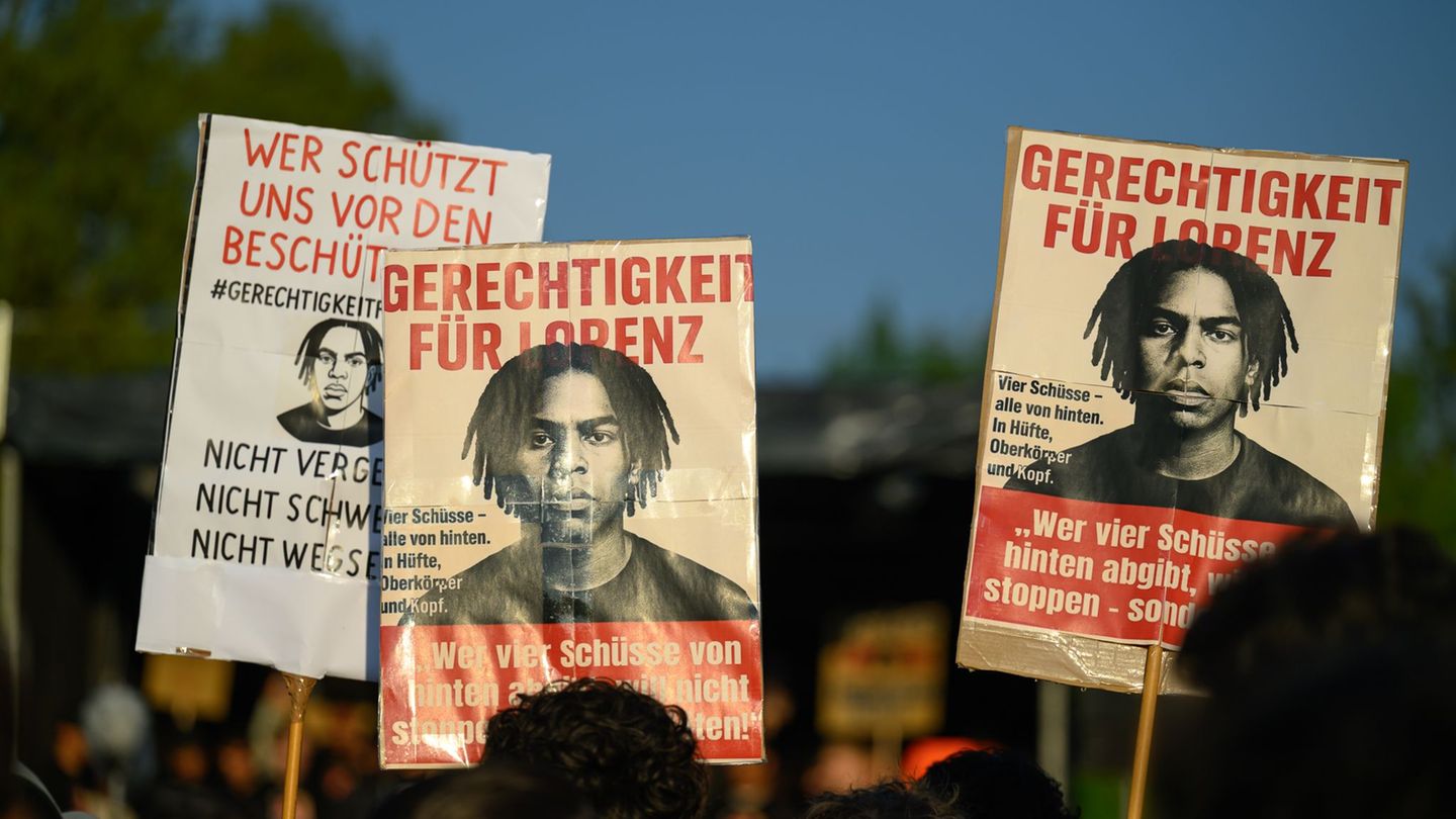 Aktion gegen Polizeigewalt: „Lorenz, das war Mord“ – 500 Leute protestieren in Oldenburg