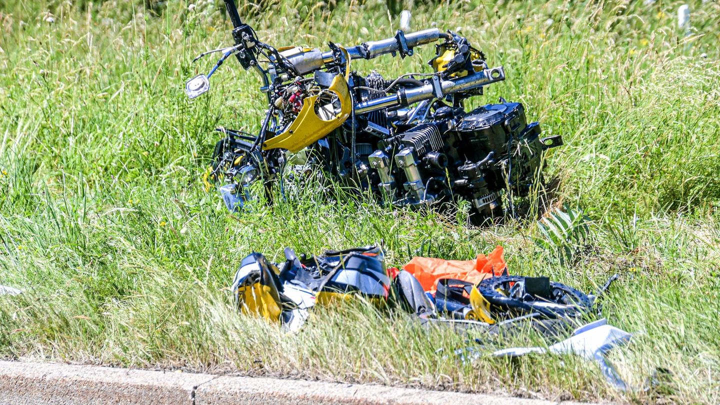 Unfall: Zwei Motorradfahrer bei Frontalzusammenstoß getötet