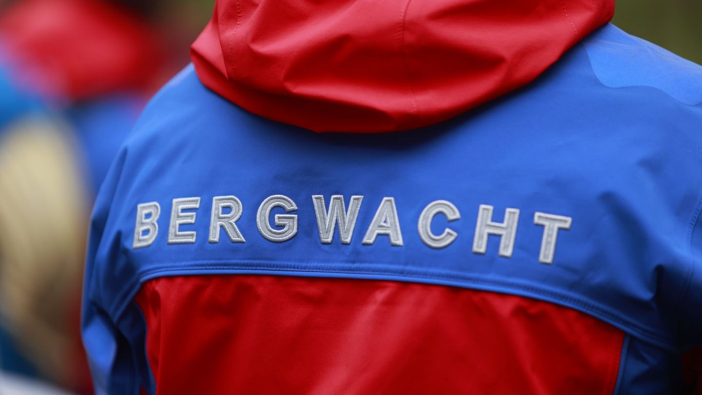 Bergunfall: Frau stürzt beim Wandern 50 Meter ab und stirbt