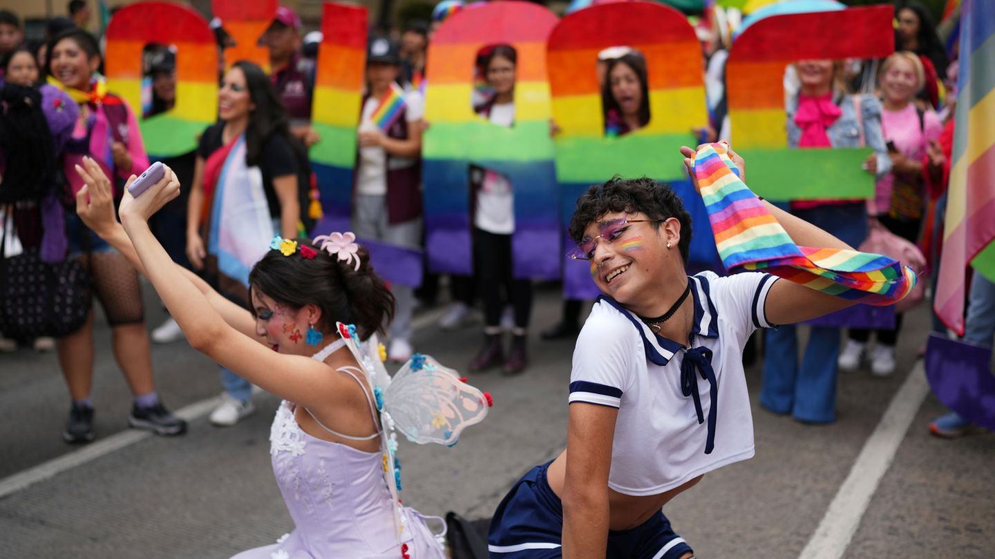 LGBTQI+: 800.000 Menschen feiern Pride-Parade in Mexiko