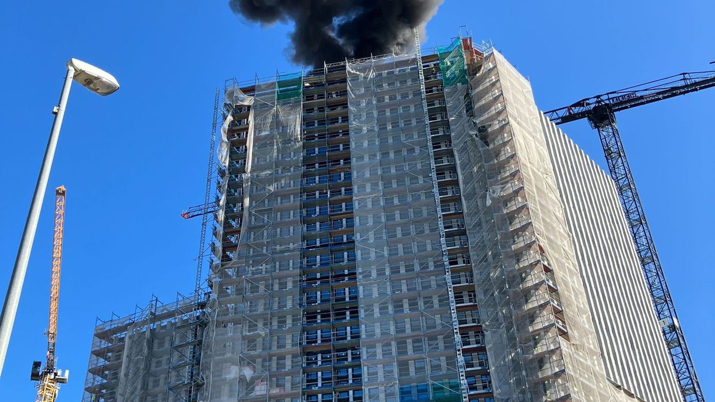 Notfälle: Brand auf Berliner Hochhaus-Baustelle