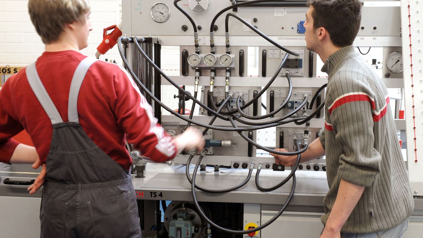 Ausbildung: Über 2.400 Lehrverträge im Handwerk geschlossen