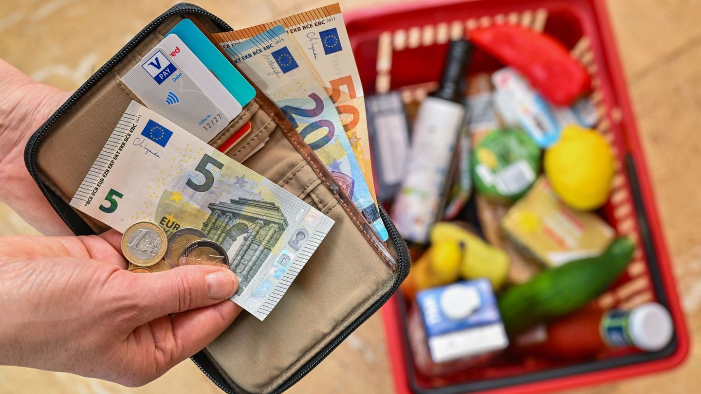 Verbraucherpreise: Inflation steigt leicht – Kaffee und Obst deutlich teurer