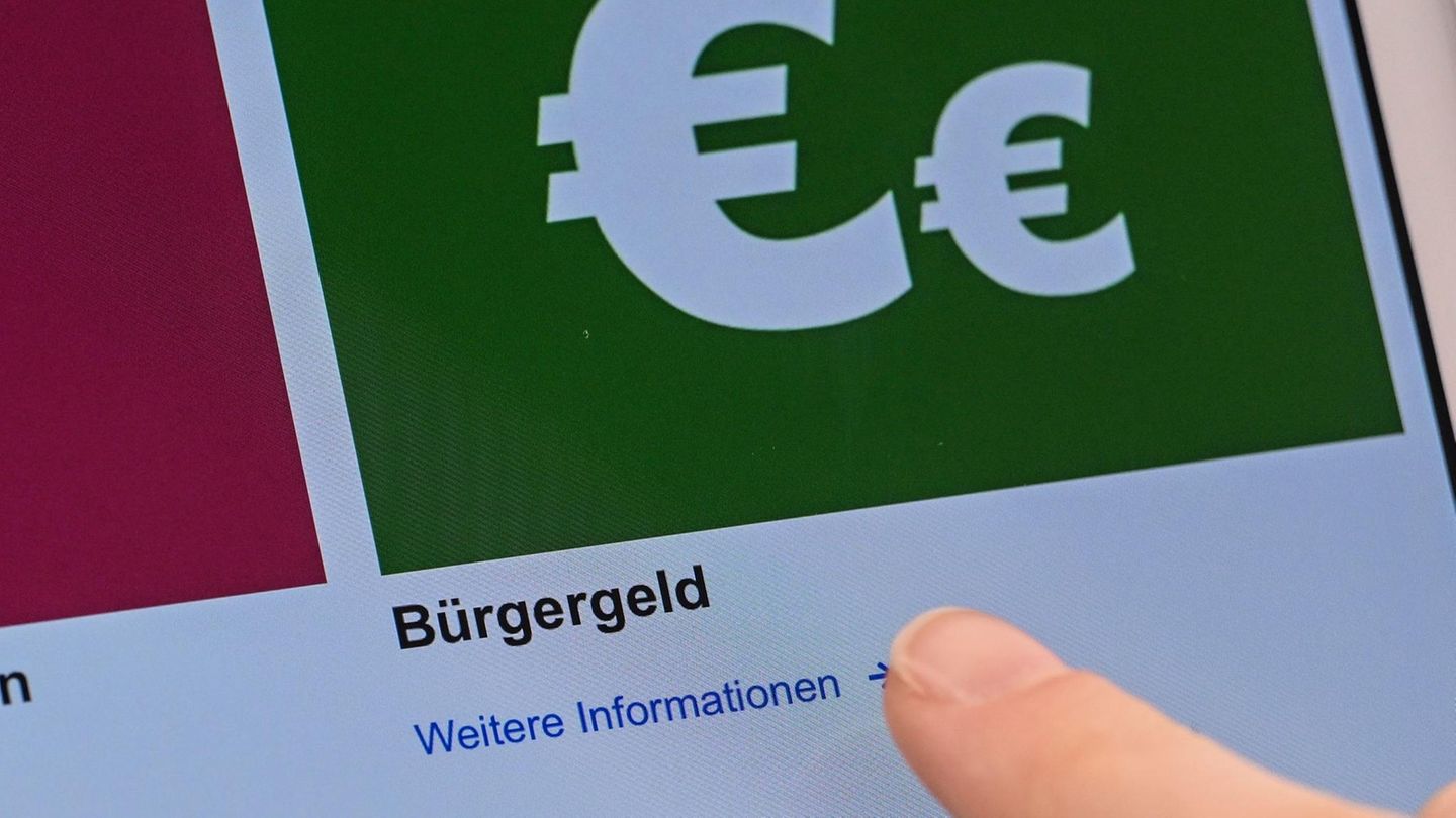 Bürgergeld-„Aufstocker“: 826.000 können vom Lohn nicht leben – Staat zahlt sieben Milliarden Euro