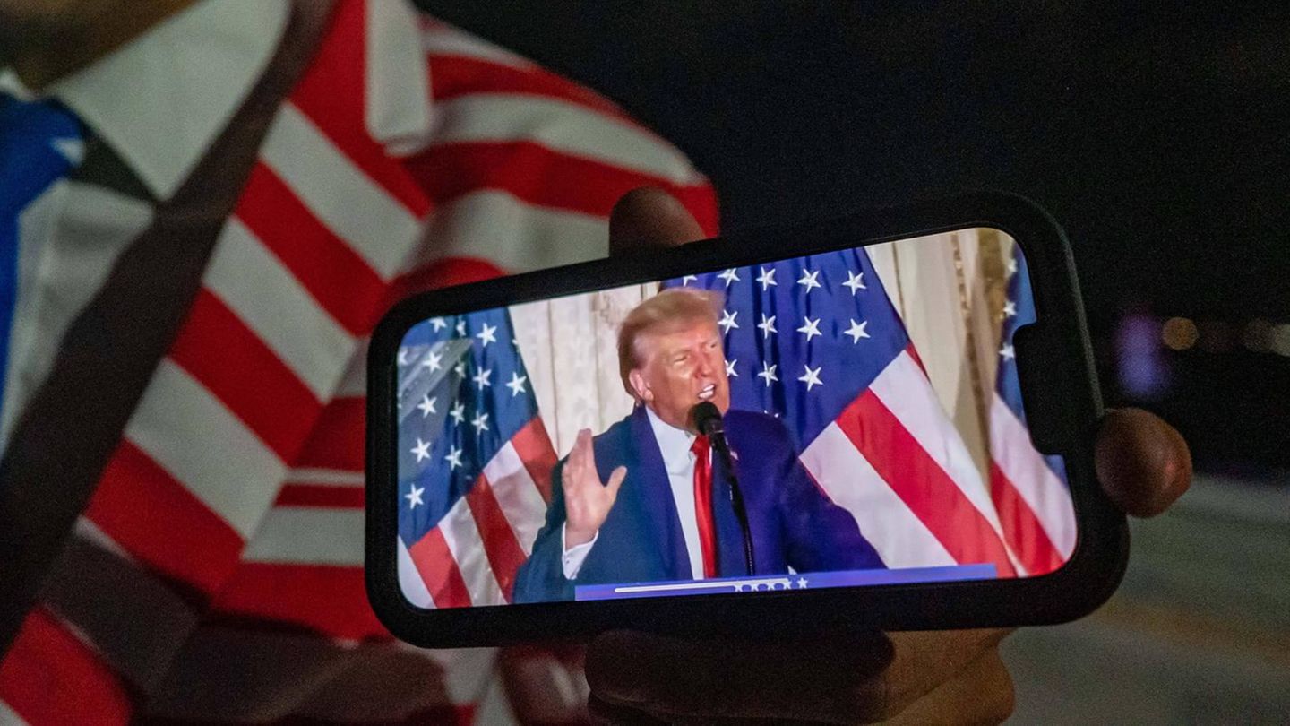 Firma des US-Präsidenten: Trump entzückt Fans mit eigenem Smartphone plus Mobilfunkvertrag