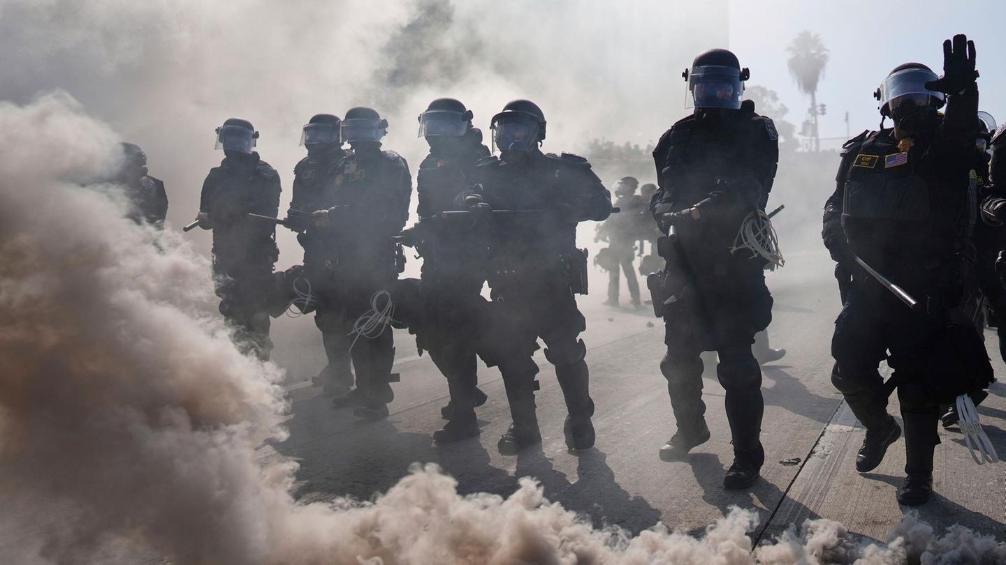 Demos gegen Abschiebepolitik: Trump-Regierung entsendet 700 Marinesoldaten nach Los Angeles