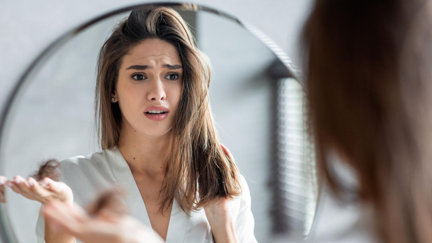 Haarpflege: Dünnes Haar: Diese Ursachen und Behandlungsmöglichkeiten gibt es