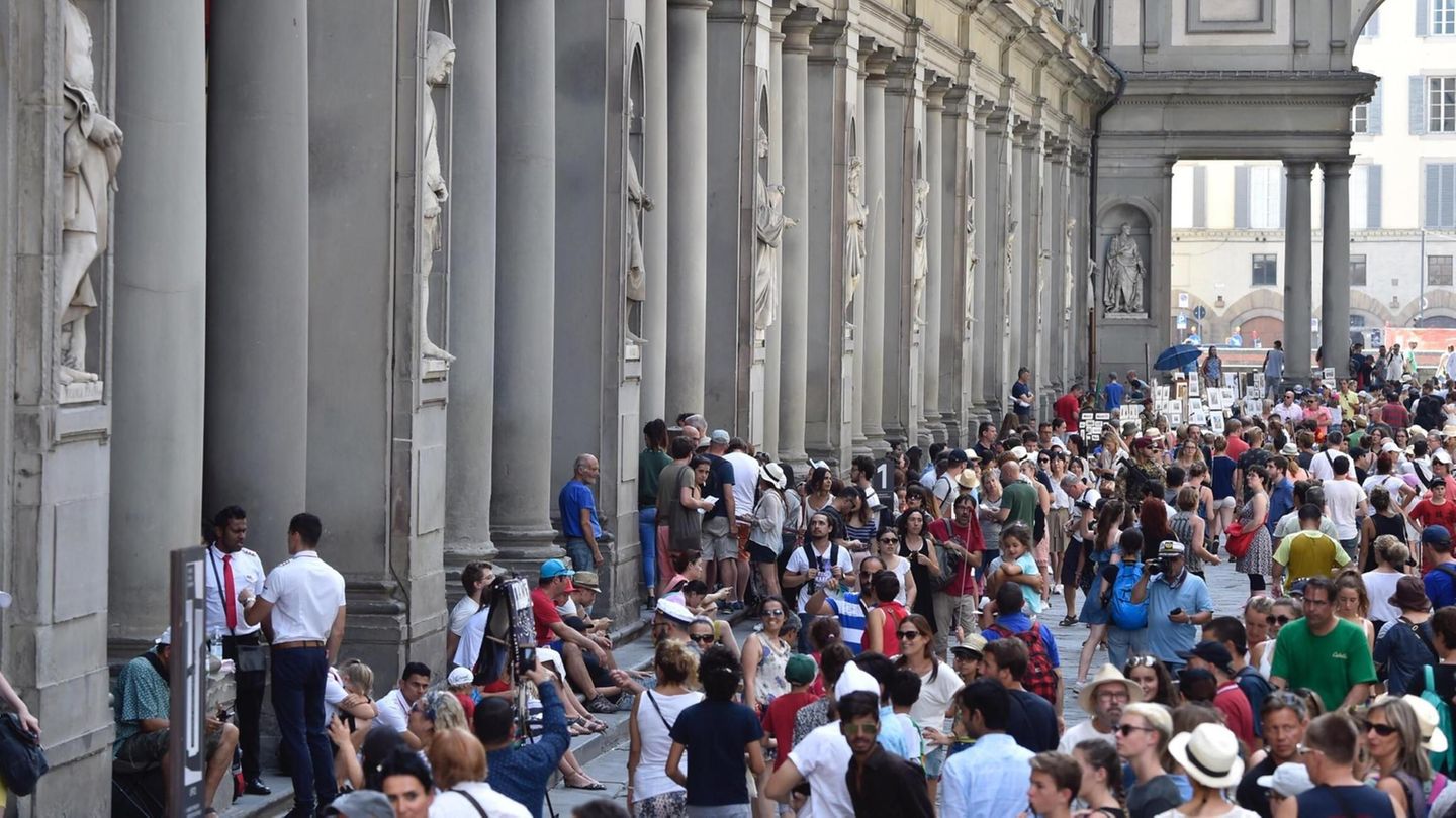 Uffizien: Berühmtes Gemälde in Florenz beschädigt – für ein Selfie