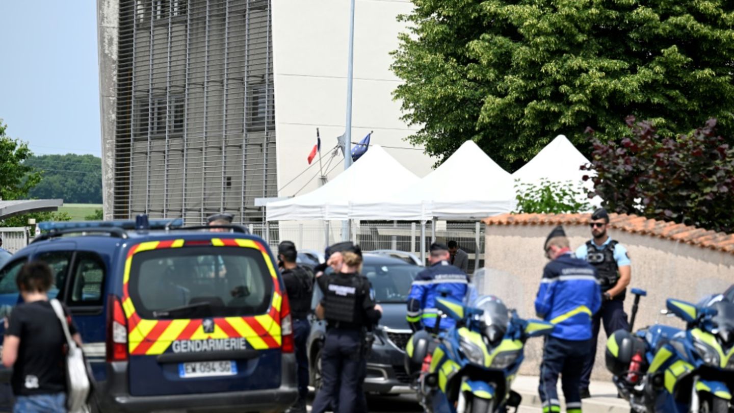 Frankreich: 14-Jähriger ersticht Schulassistentin bei Taschenkontrolle