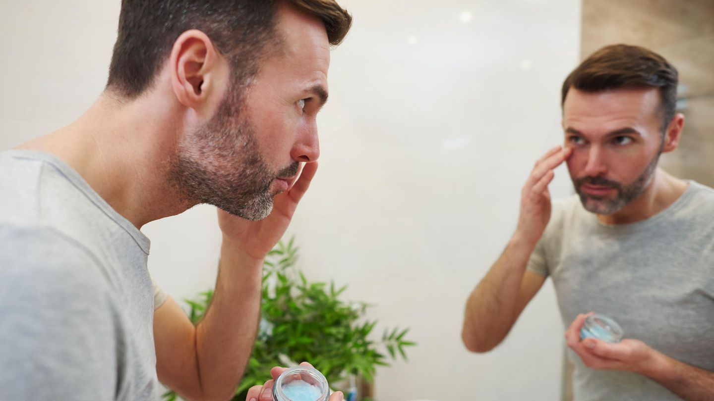 Tipps und Tricks: Welche (Haus-)Mittel helfen gegen geschwollene Augen?