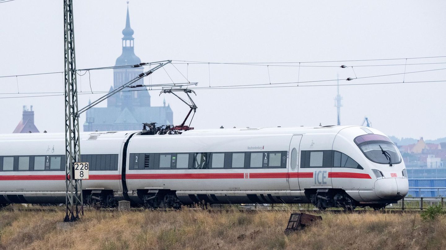 Nach nur einer Station: Bahnpersonal wirft alle aus ICE – Passagier: „Dachten, das ist jetzt ein Scherz“