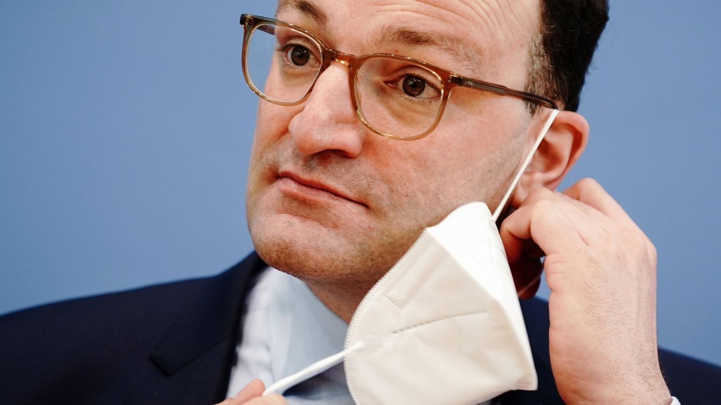 Ex-Gesundheitsminister: „Im gesundheitlichen Kriegsfall“ – Spahn verteidigt Maskendeals