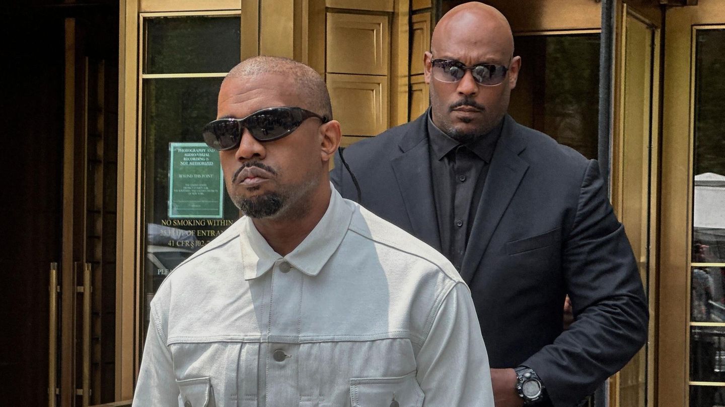 Newsblog zum Prozess: Rapper Kanye West taucht plötzlich beim Diddy-Prozess auf