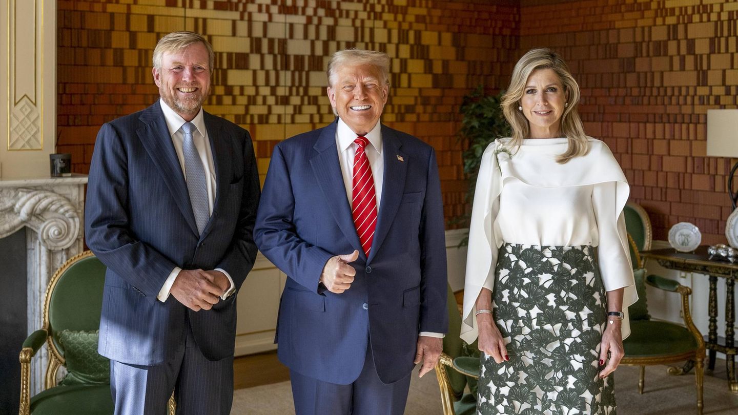 Momentaufnahme: Königin Máxima äfft Donald Trump nach – und das Netz feiert es