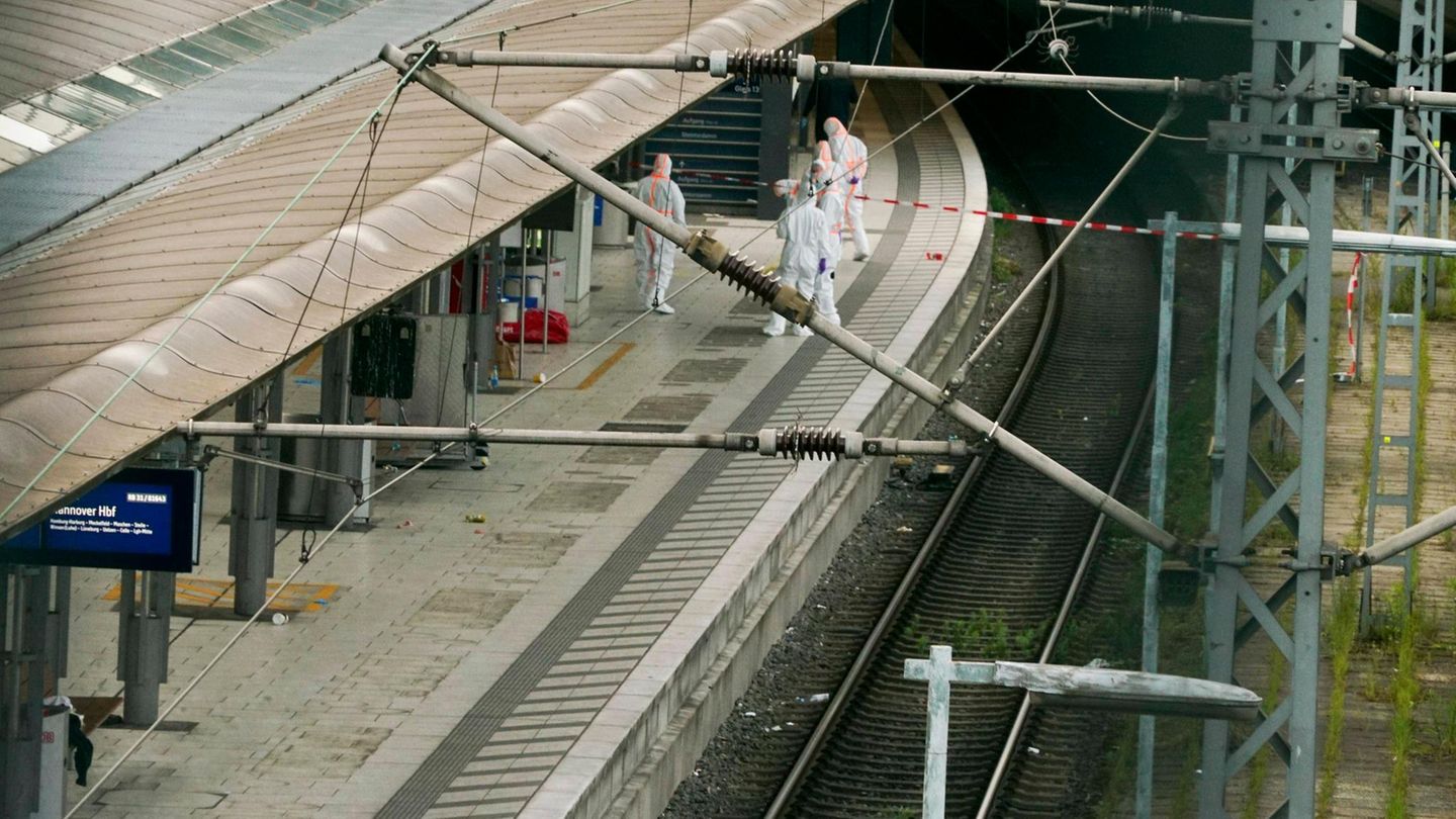Exklusiv: Gewalt an Bahnhöfen: Mehr als jeden zweiten Tag ein Messerangriff