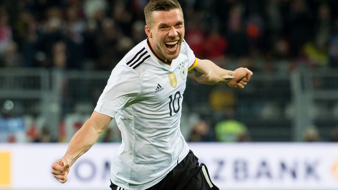 Lukas Podolski: Prinz Poldi wird 40 – seine Fußballkarriere in Bildern