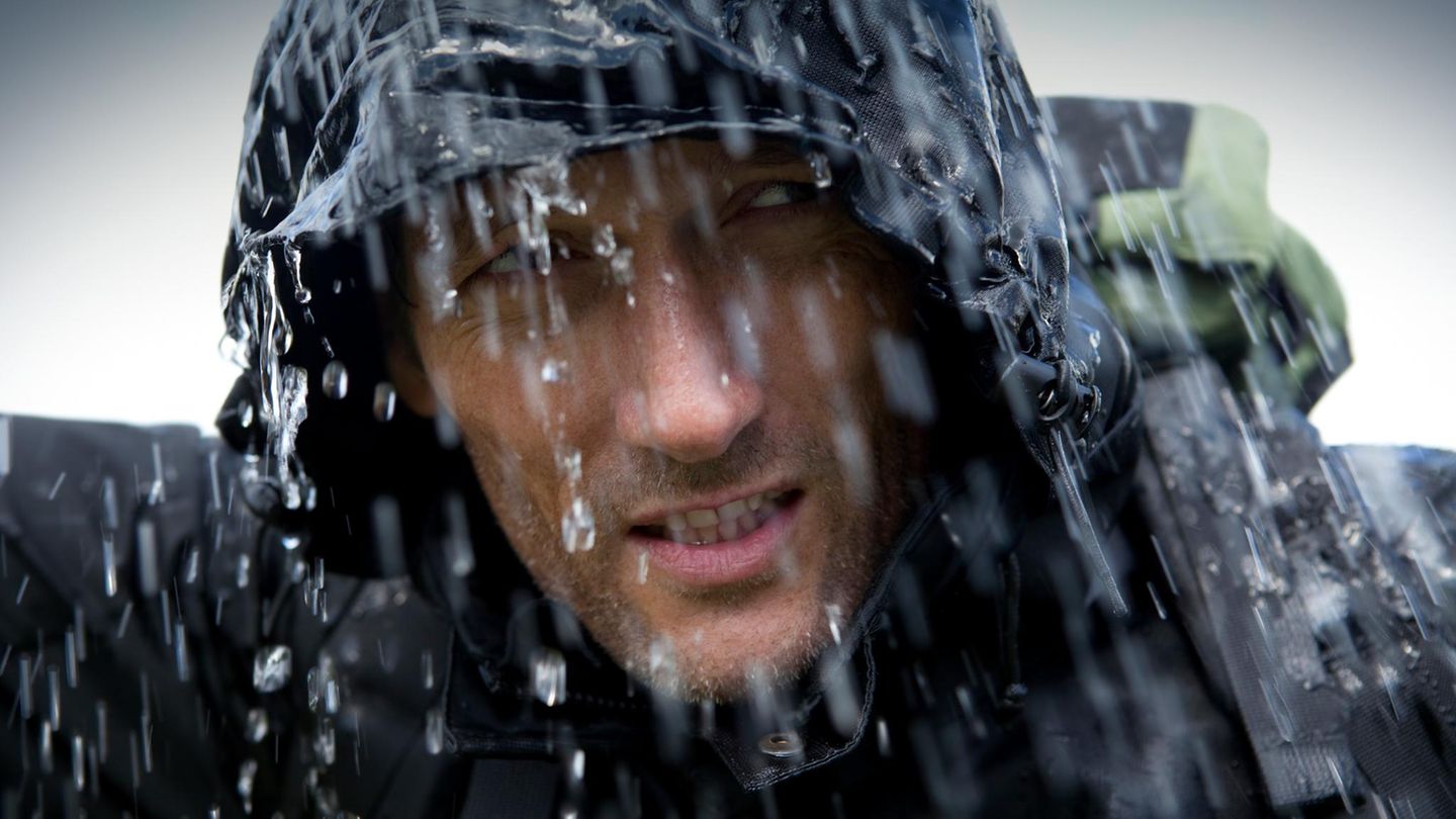 Schnäppchen: Perfekt für unterwegs: Regenjacke von Columbia mit Mega-Rabatt bei Amazon