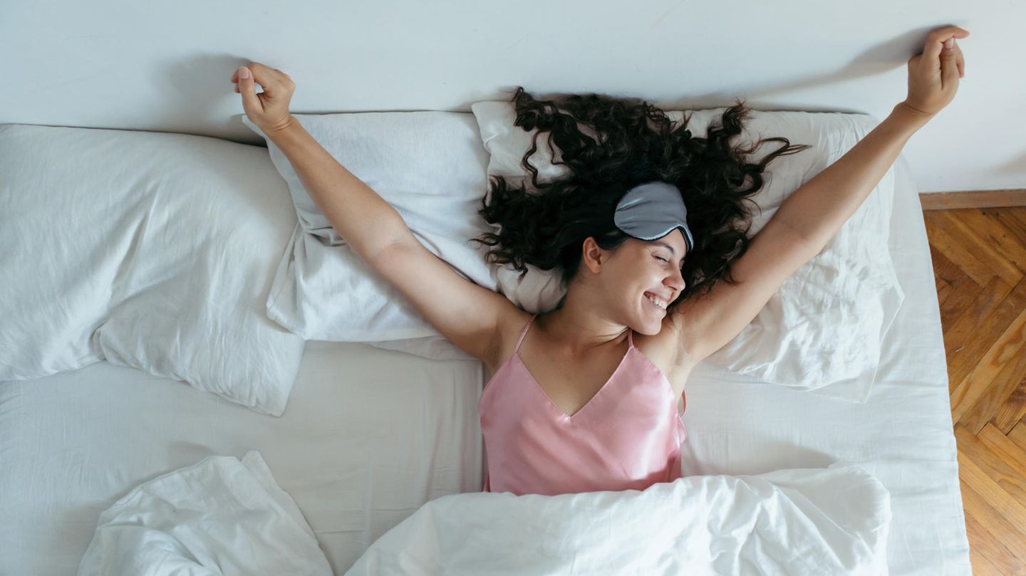 Sommernächte: Schlafen bei Hitze: Diese Tipps sorgen für eine erholsame Nacht