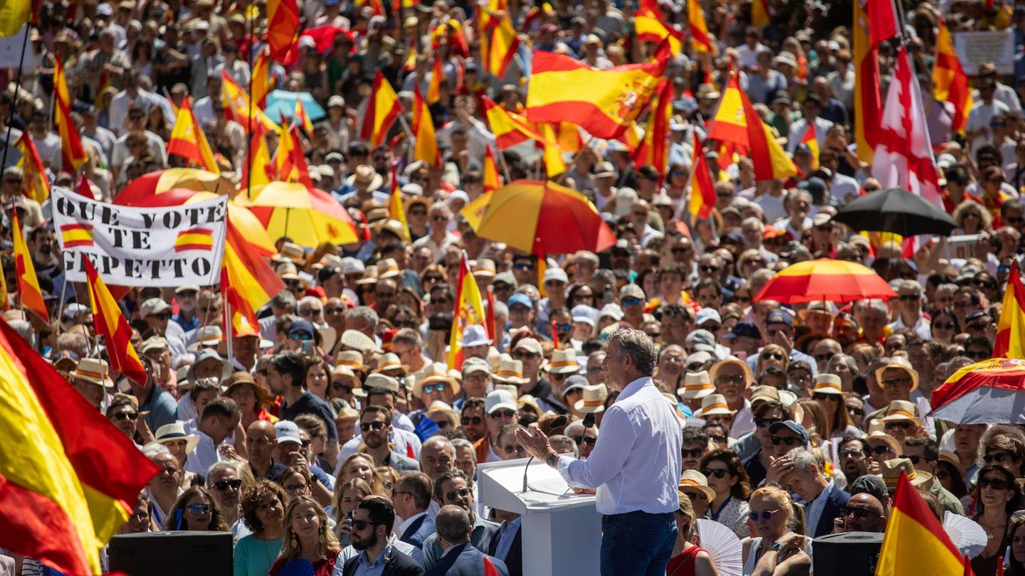 Spanien: Zehntausende demonstrieren in Madrid gegen Sánchez-Regierung