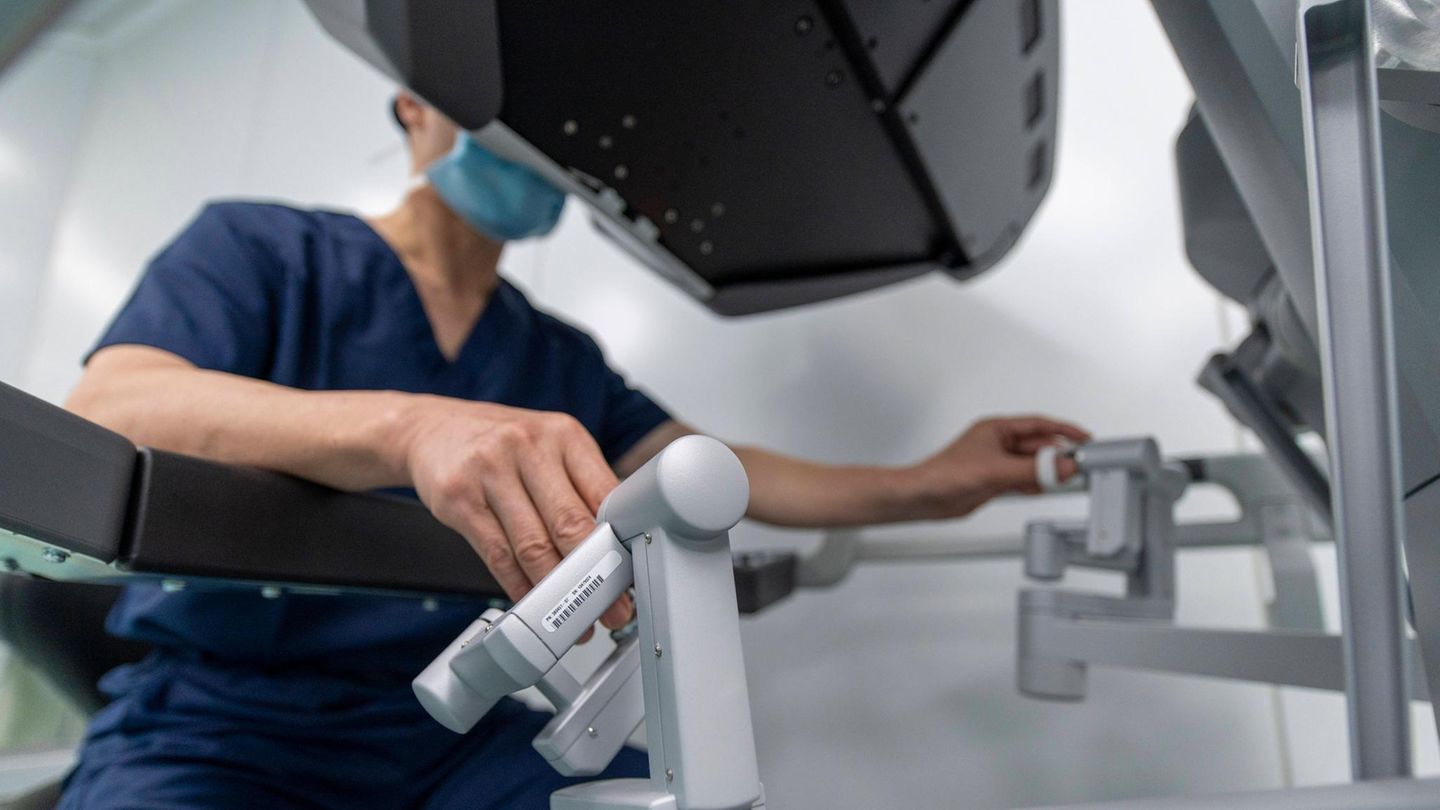 Tele-Chirurgie: Arzt führt Krebs-OP aus 11.000 Kilometern Entfernung durch