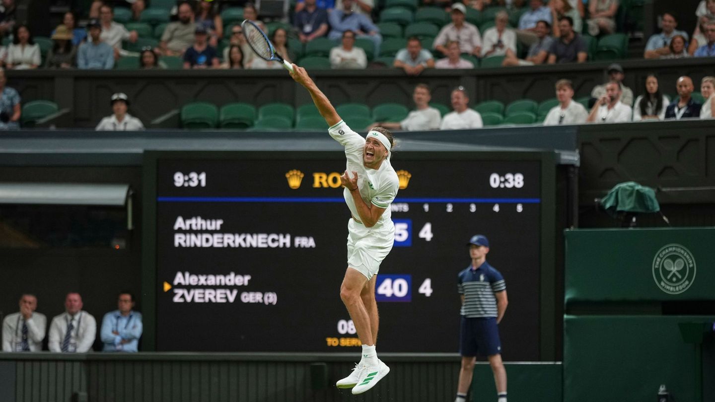 Tennis: Nach Wimbledon-Sperrstunde: Zverev will Aus verhindern