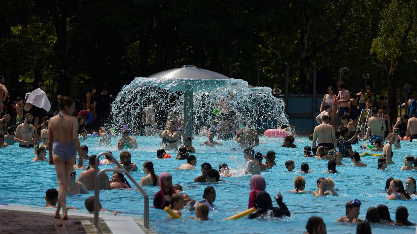 Heißer Sommer: Hitze in Berlin – Bäder bereiten sich auf Ansturm vor