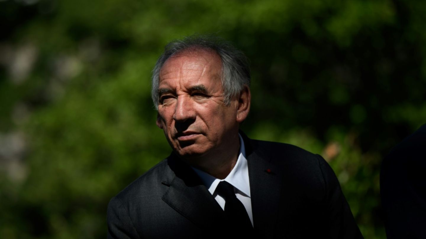 Frankreichs Premier Bayrou übersteht erneut Misstrauensvotum