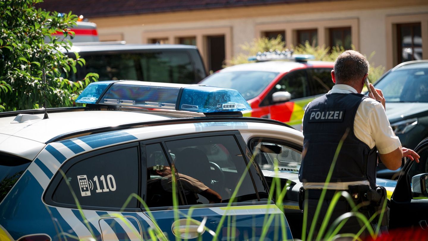 Kriminalität: Mann sticht Kollegen am Arbeitsplatz nieder – eine Tote