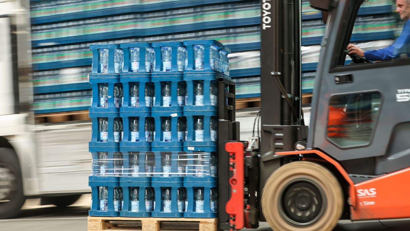 Tarifverhandlungen: NGG bestreikt Rewe-Getränkelieferant