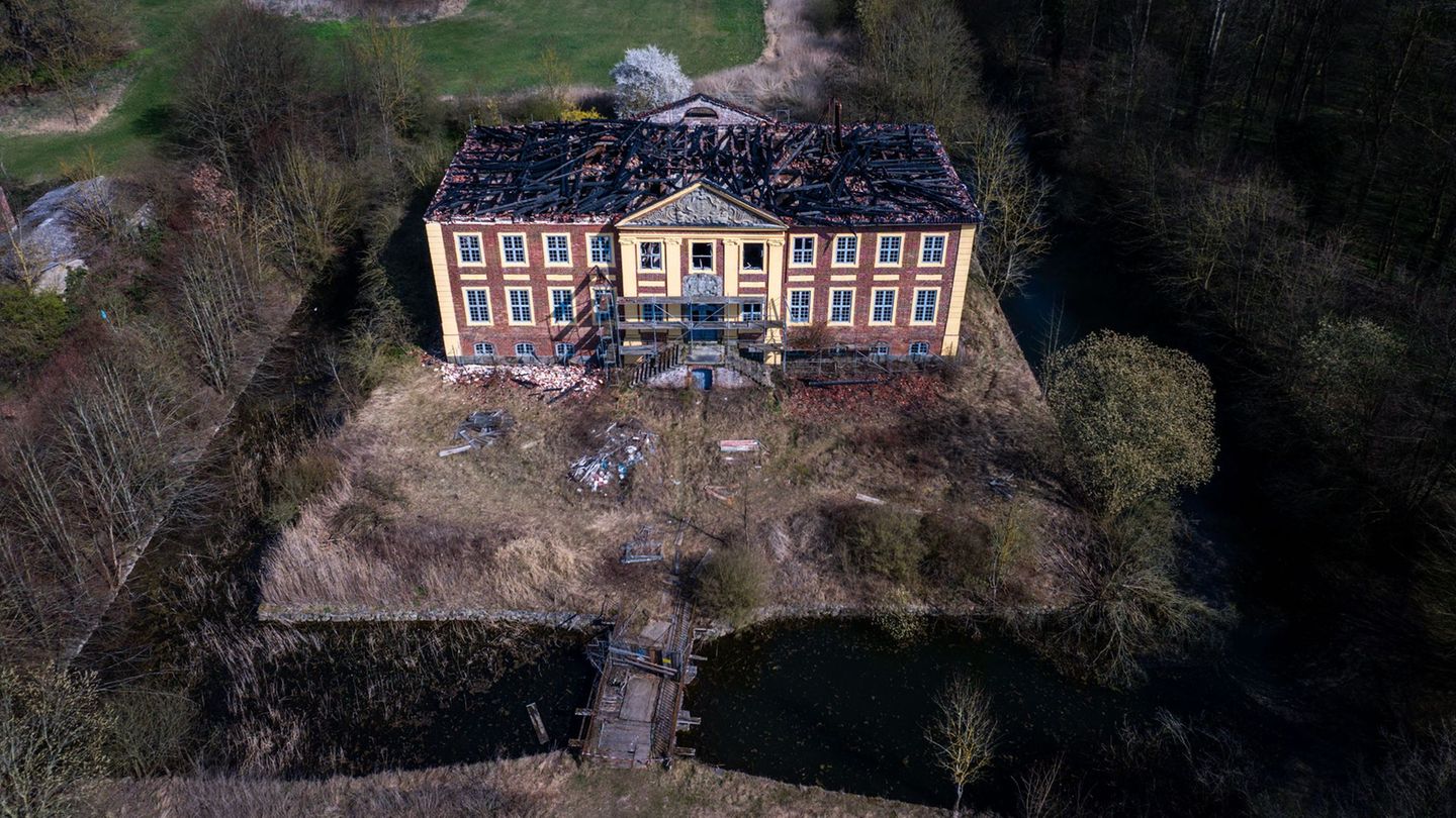 Baudenkmal: Hilfe vom Denkmalschutz für ausgebranntes Film-Schloss