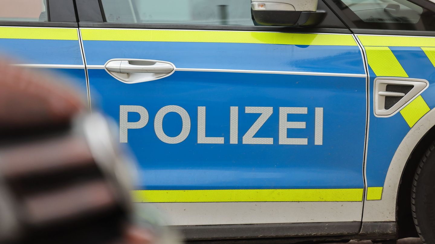 Zwei Verletzte: Berliner Polizist bricht sich bei Festnahme das Bein