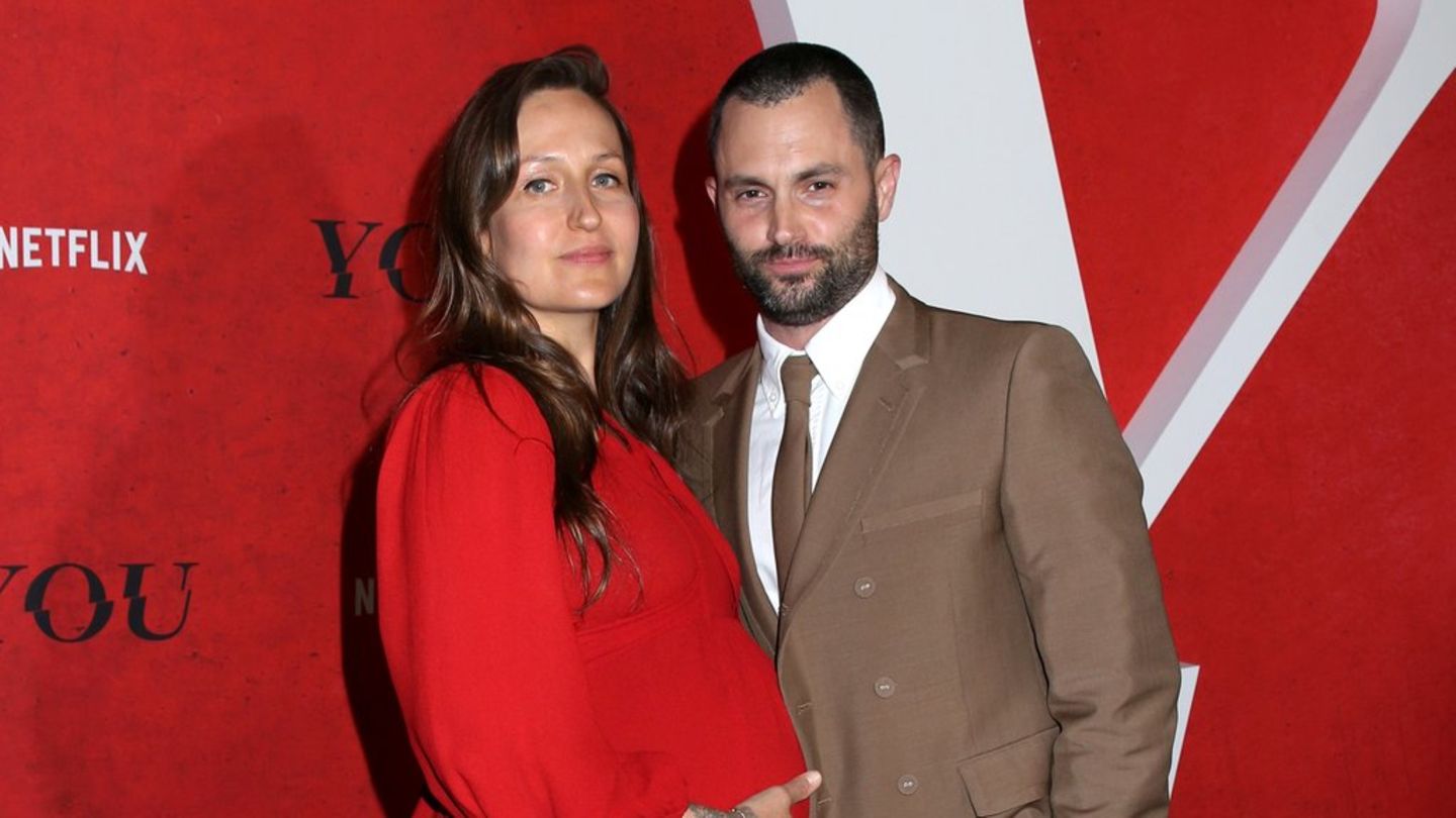 Penn Badgley: Ehefrau Domino präsentiert ihren Babybauch