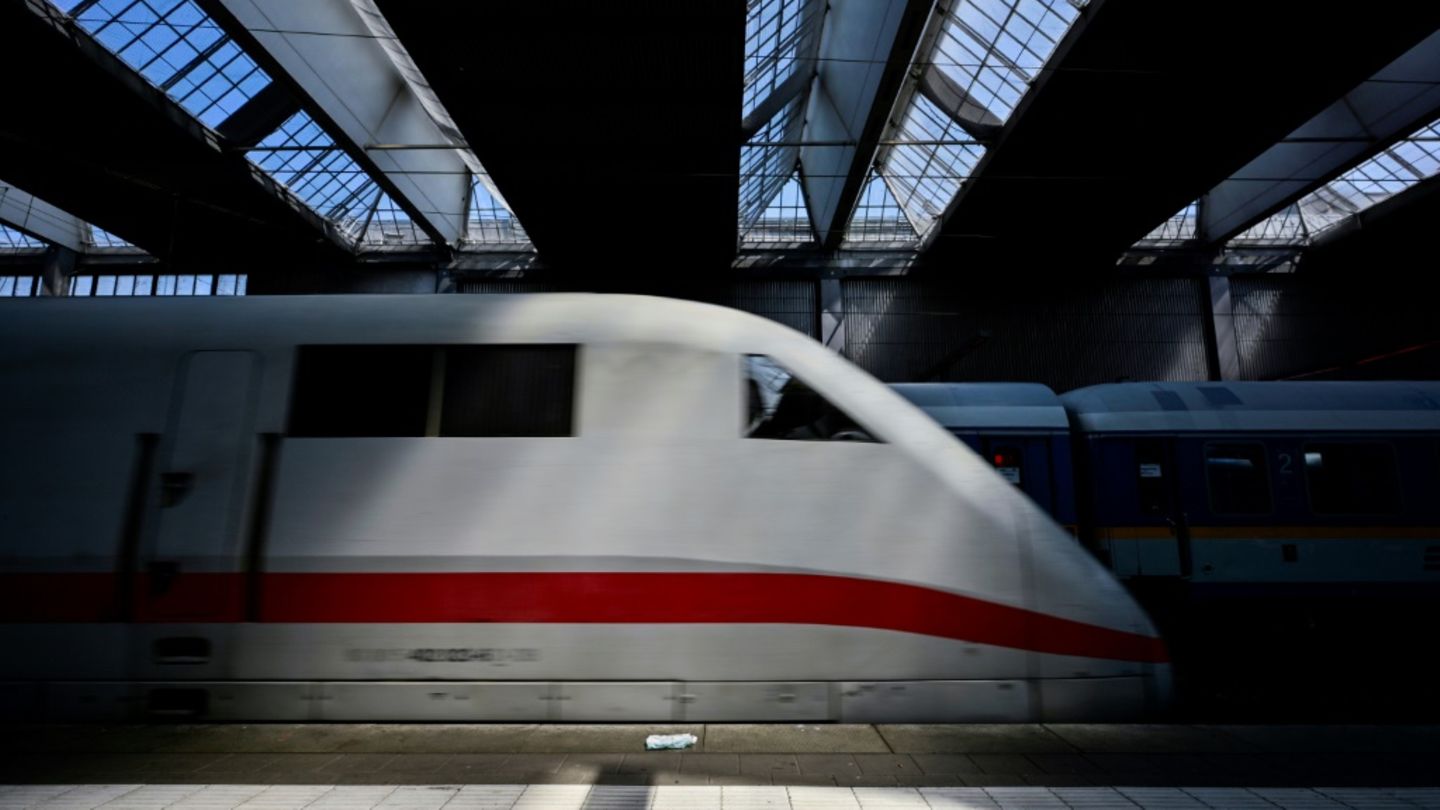 Attacke in ICE: Mann verletzt in Bayern vier Menschen