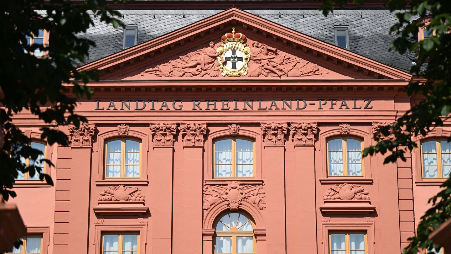 Geschäftsordnung: Landtag beschließt neue Regelung zum Alterspräsidenten